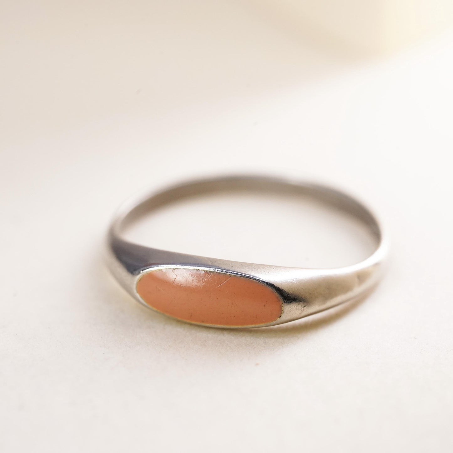 Size 4, Vintage sterling 925 silver handmade band ring with pink enamel