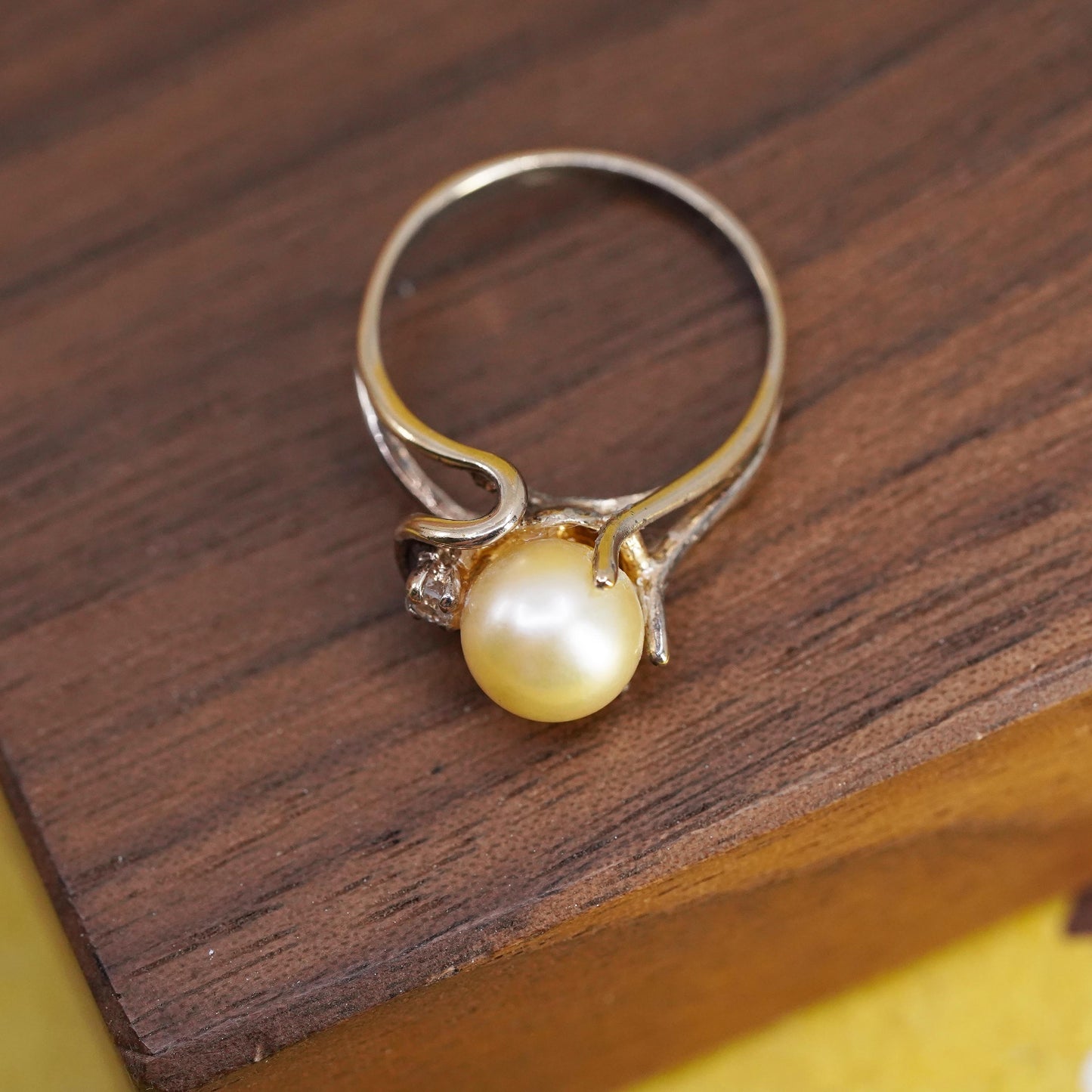 Size 6, vintage 1960s gold plated Sterling 925 silver handmade ring faux pearl