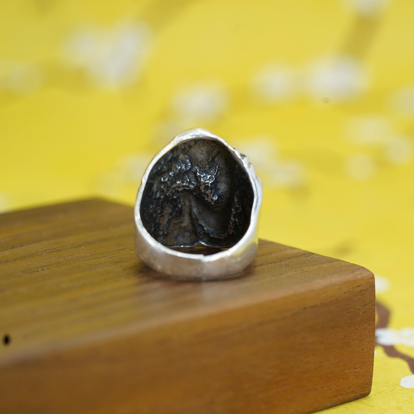 Size 7.5, vintage Sterling silver 925 handmade ring, carved sleeping girl band