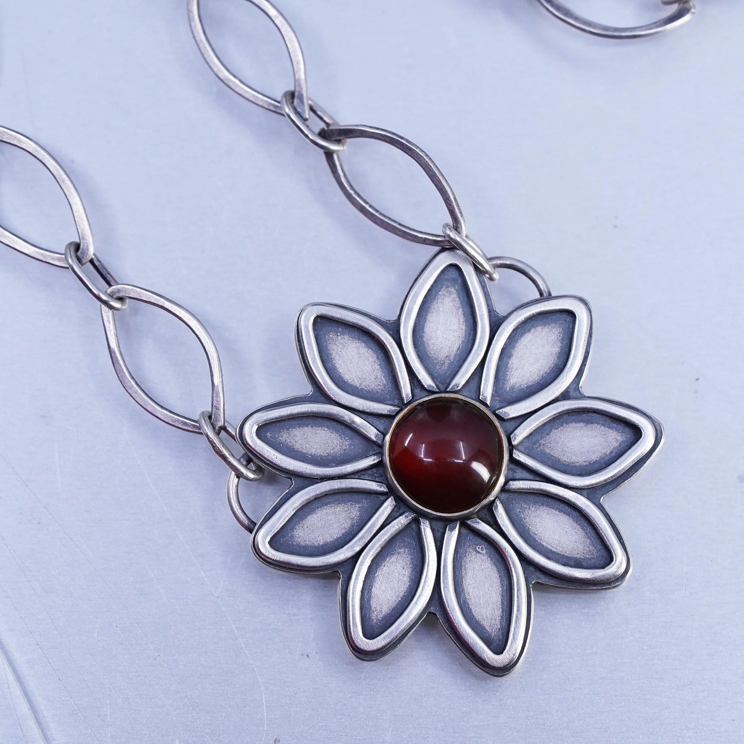 18", ALT matte Sterling 925 Silver flatten necklace garnet sunflower pendant