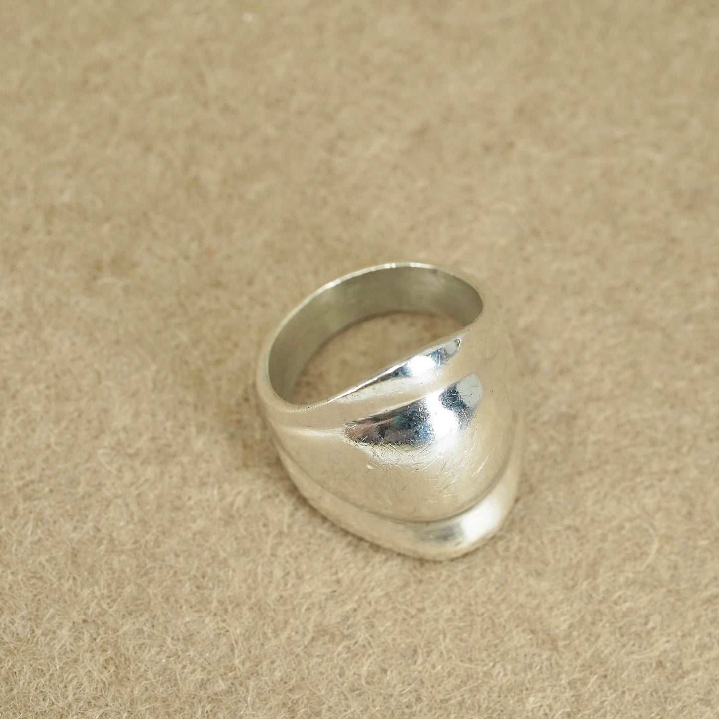 Size 8.25, vintage southwestern Sterling 925 silver ring, wide band