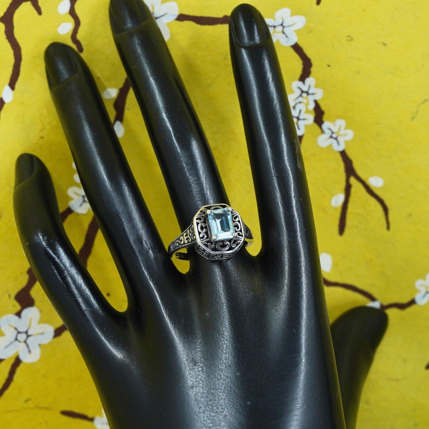 Size 9, VTG Sterling silver handmade ring, 925 filigree ring with blue crystal