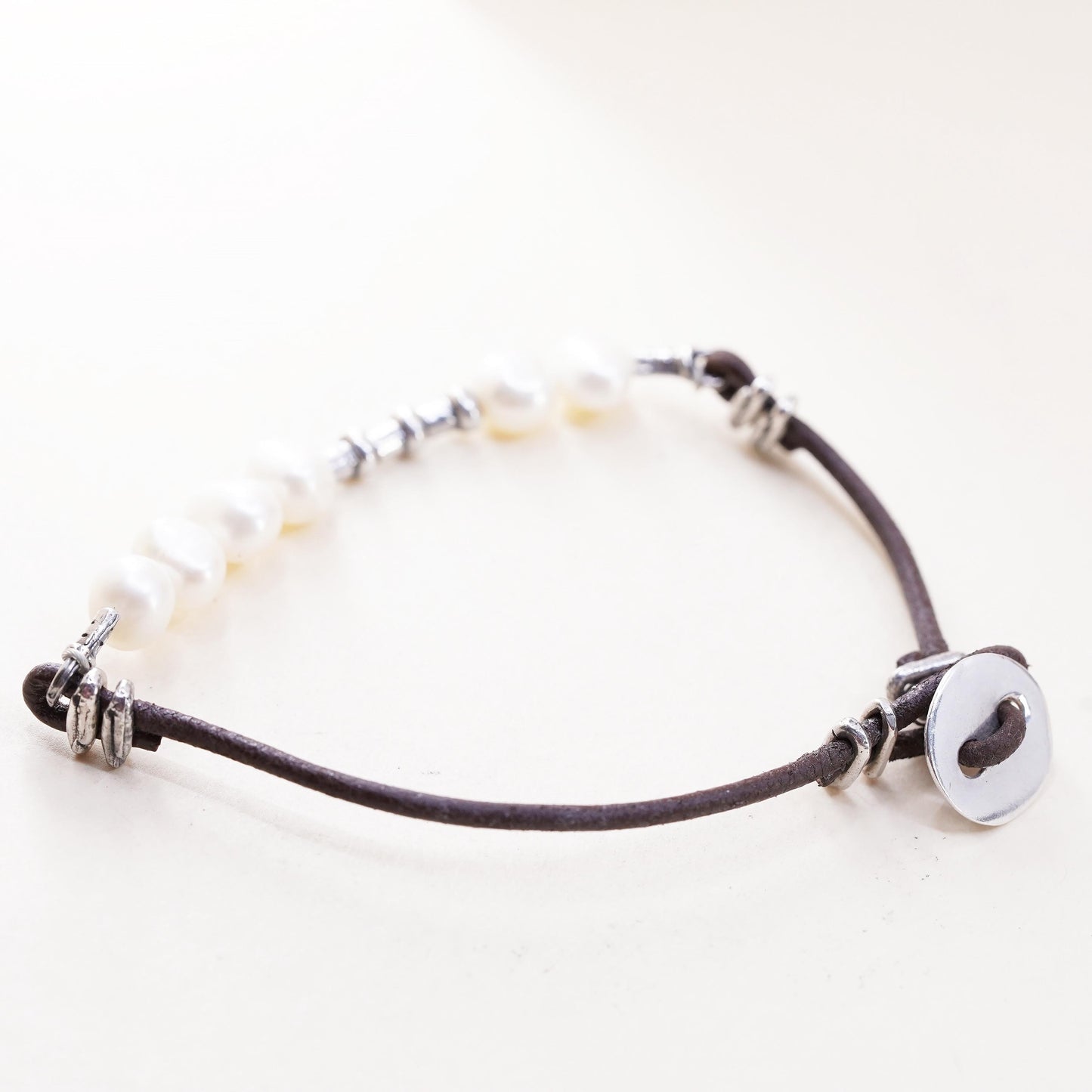 7", Vintage Silpada 925 Sterling Silver Pearl on Leather Button Clasp Bracelet