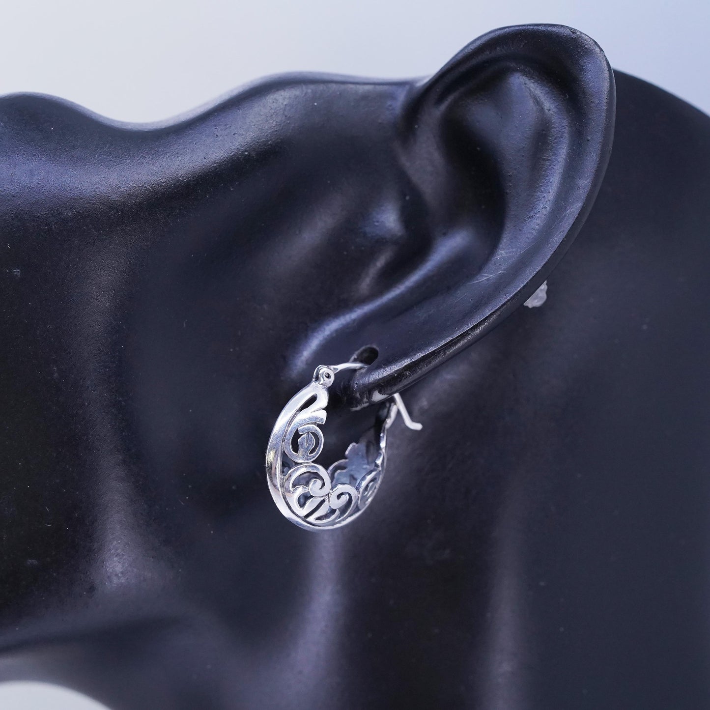 RARE Silpada 925 Sterling Silver Filigree Open Hoop Huggie Post Earrings P1126