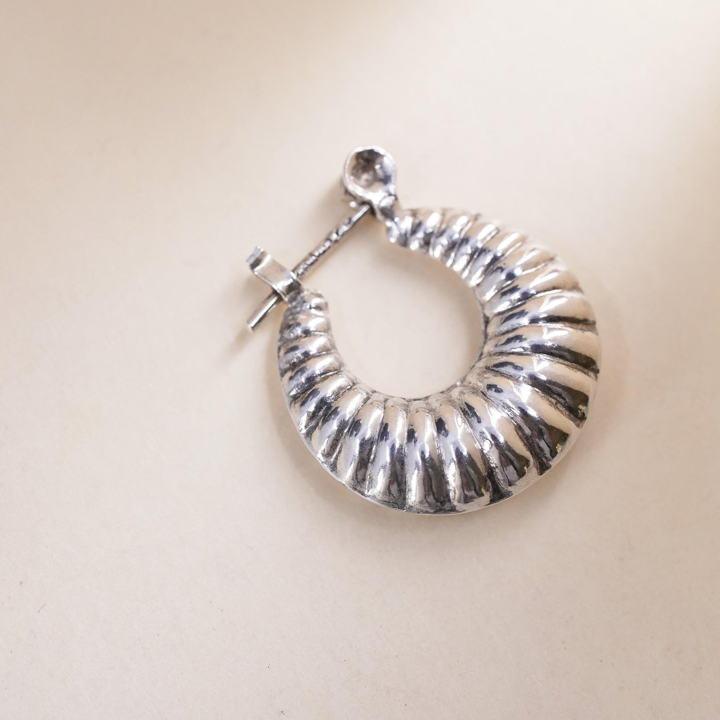 0.75", VTG sterling silver loop single earring, fashion twisted primitive hoop