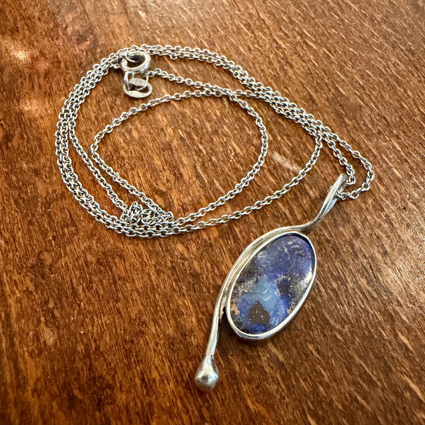 19", vintage Sterling 925 silver circle necklace with blue lapis lazuli pendant