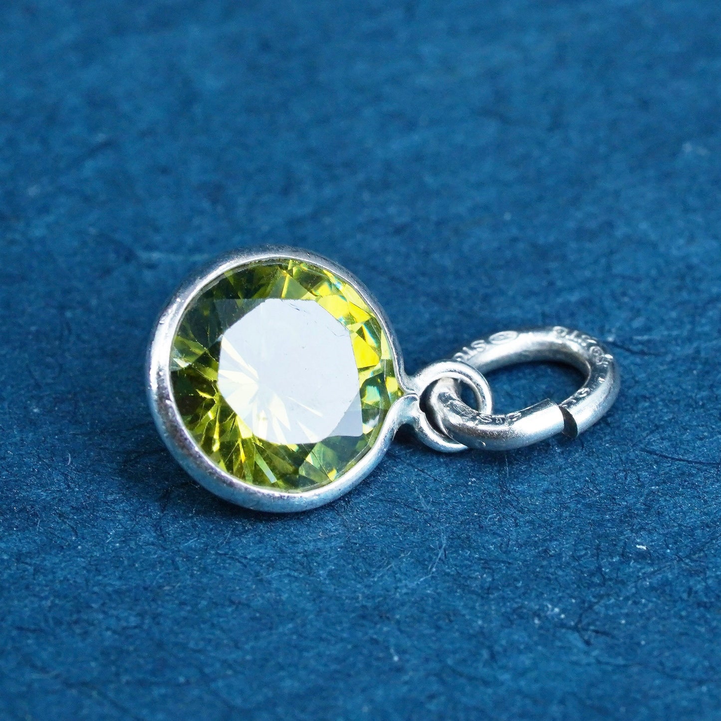 Vintage Sterling silver handmade pendant, 925 circle with peridot