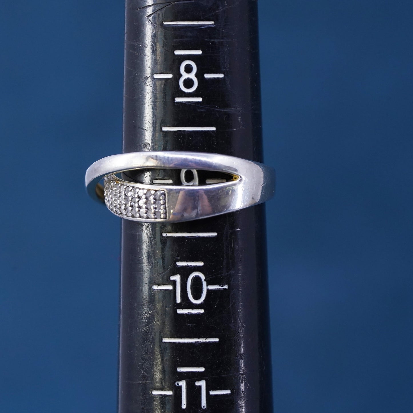 Size 9, vintage Sterling 925 silver entwined ring with genuine diamond