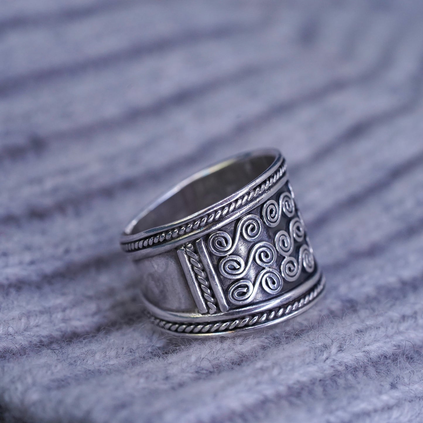 Size 5.5, vintage Sterling silver handmade ring, 925 wide swirly sprial band