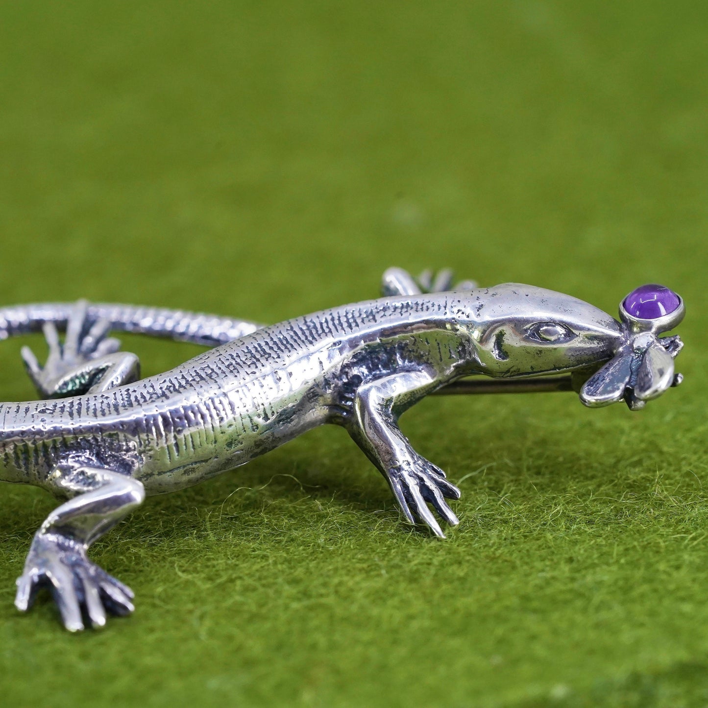 Vintage Sterling silver handmade brooch, 925 lizard with a bug and amethyst