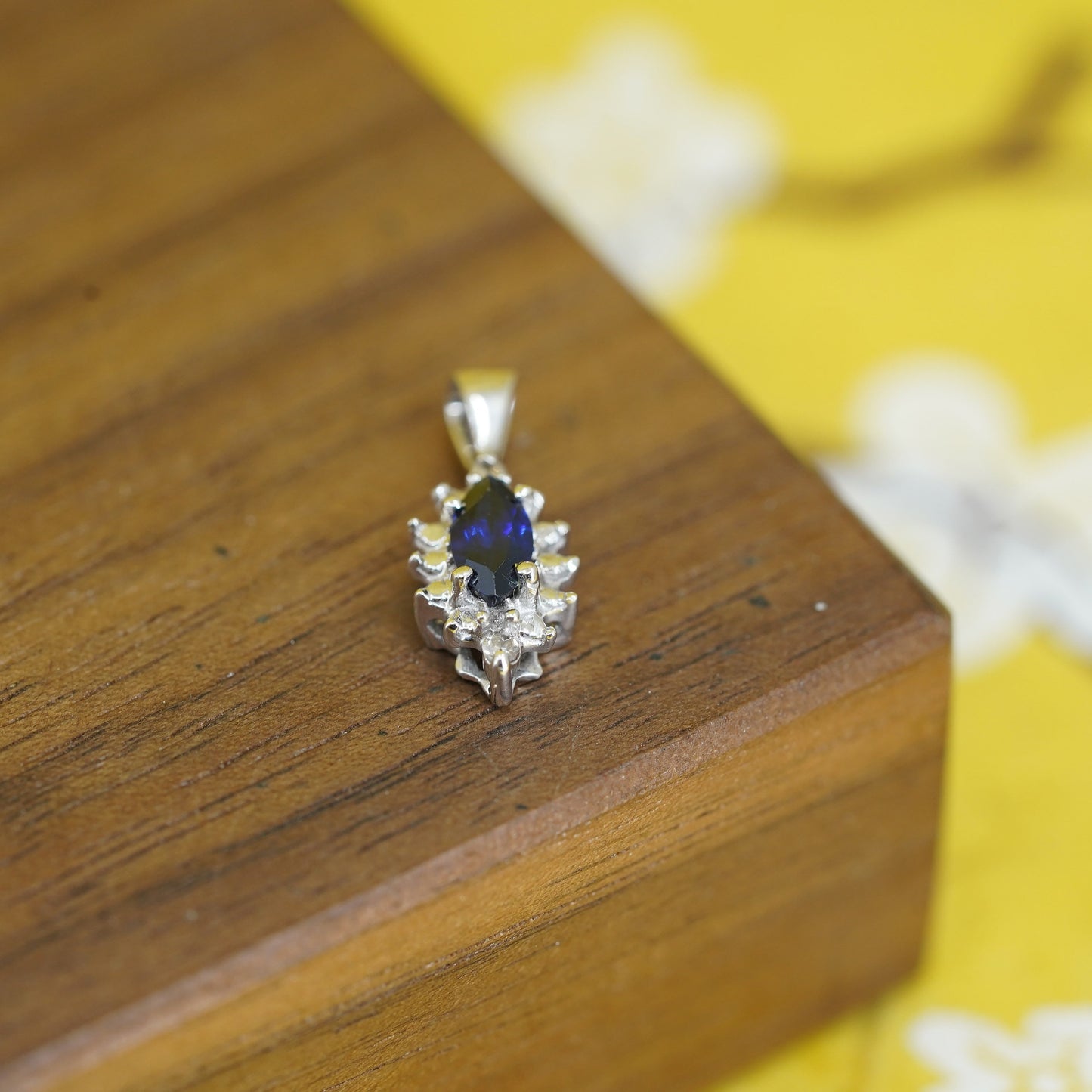 Vintage Sterling silver 925 pendant with blue sapphire and cz