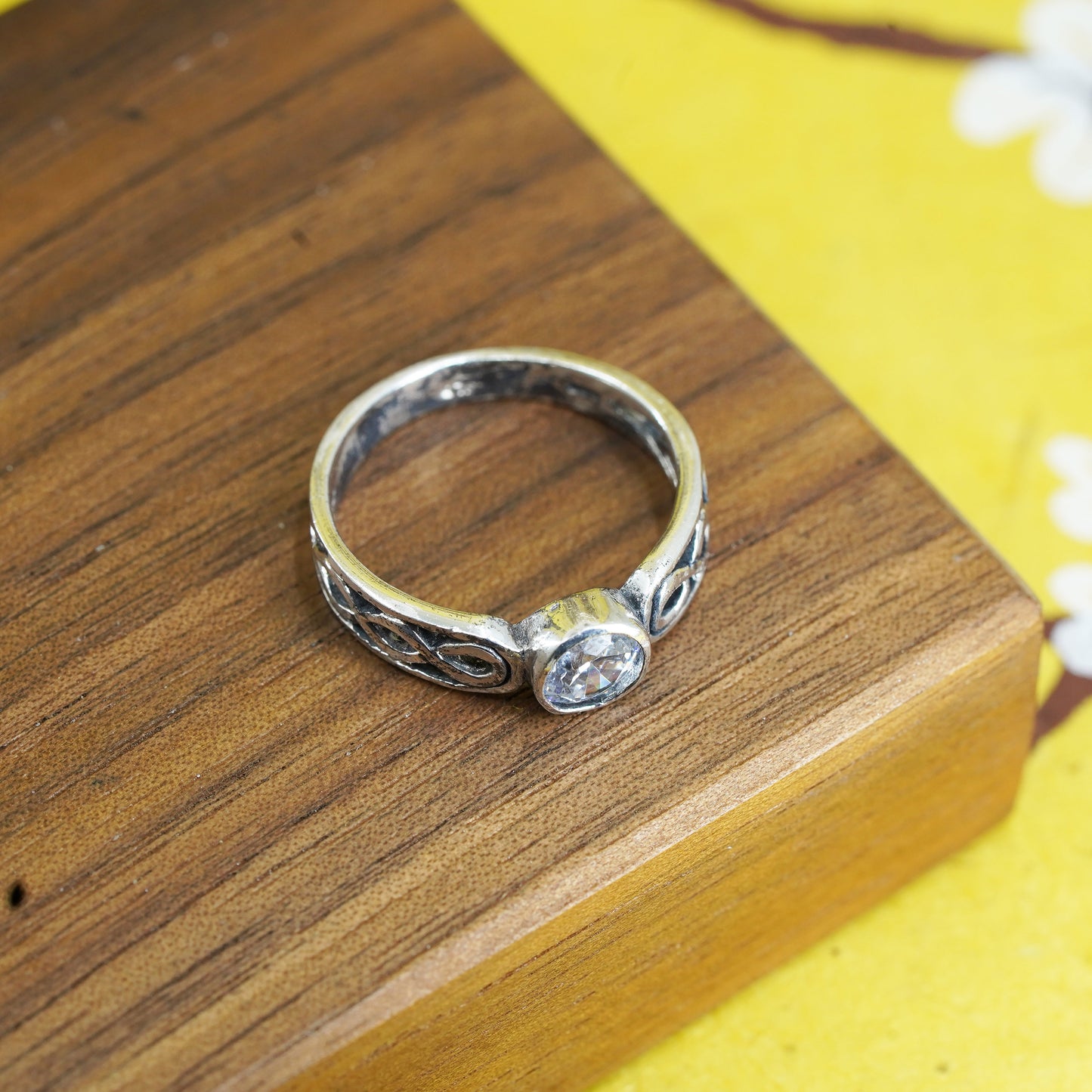 Size 9, vintage Irish Celtic knot Sterling 925 silver handmade ring with cz