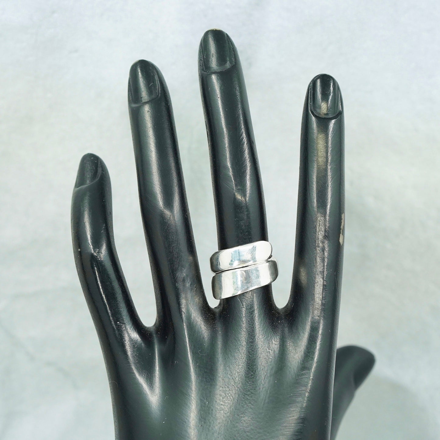 Size 6, vintage southwestern Sterling 925 silver ring, wrap band