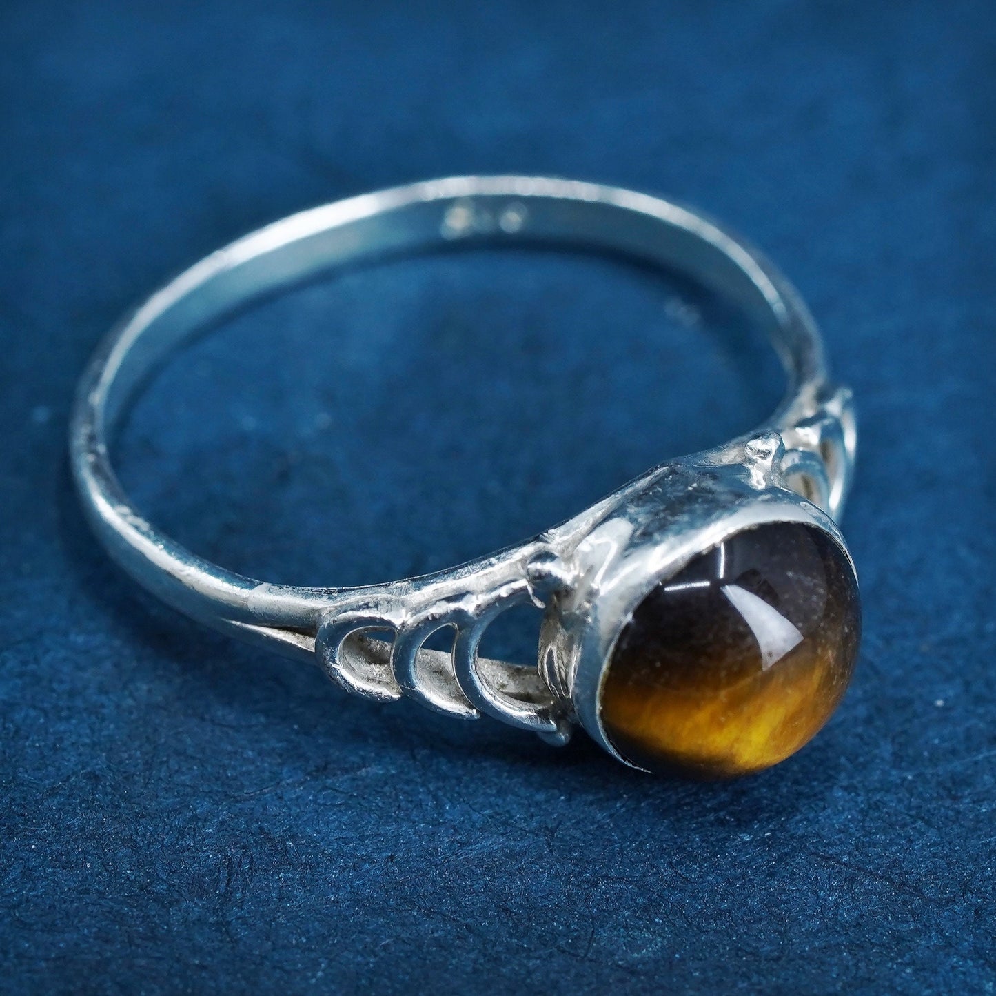 Size 7, vintage Sterling 925 silver handmade ring with golden tiger eye