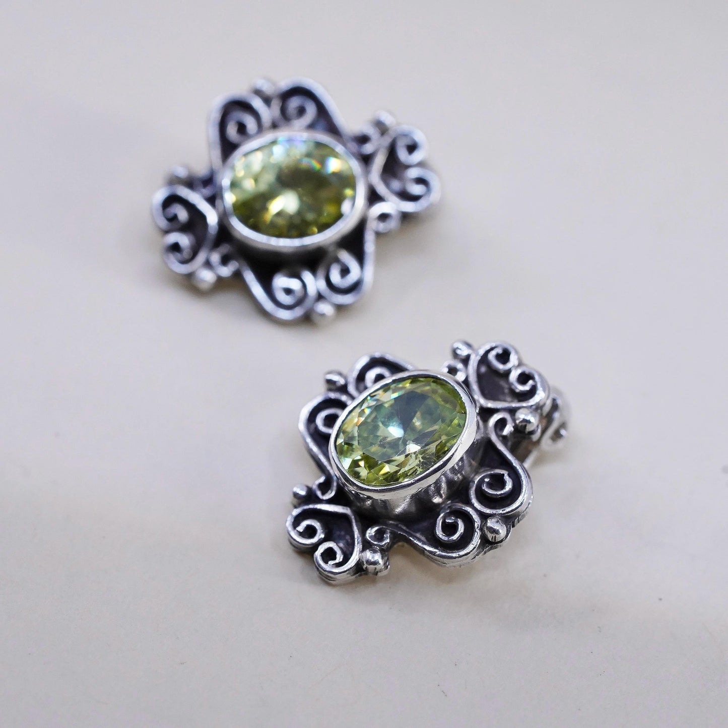 VTG 925 Sterling Silver Peridot handmade Earrings, Oval Green Gemstone Clip On