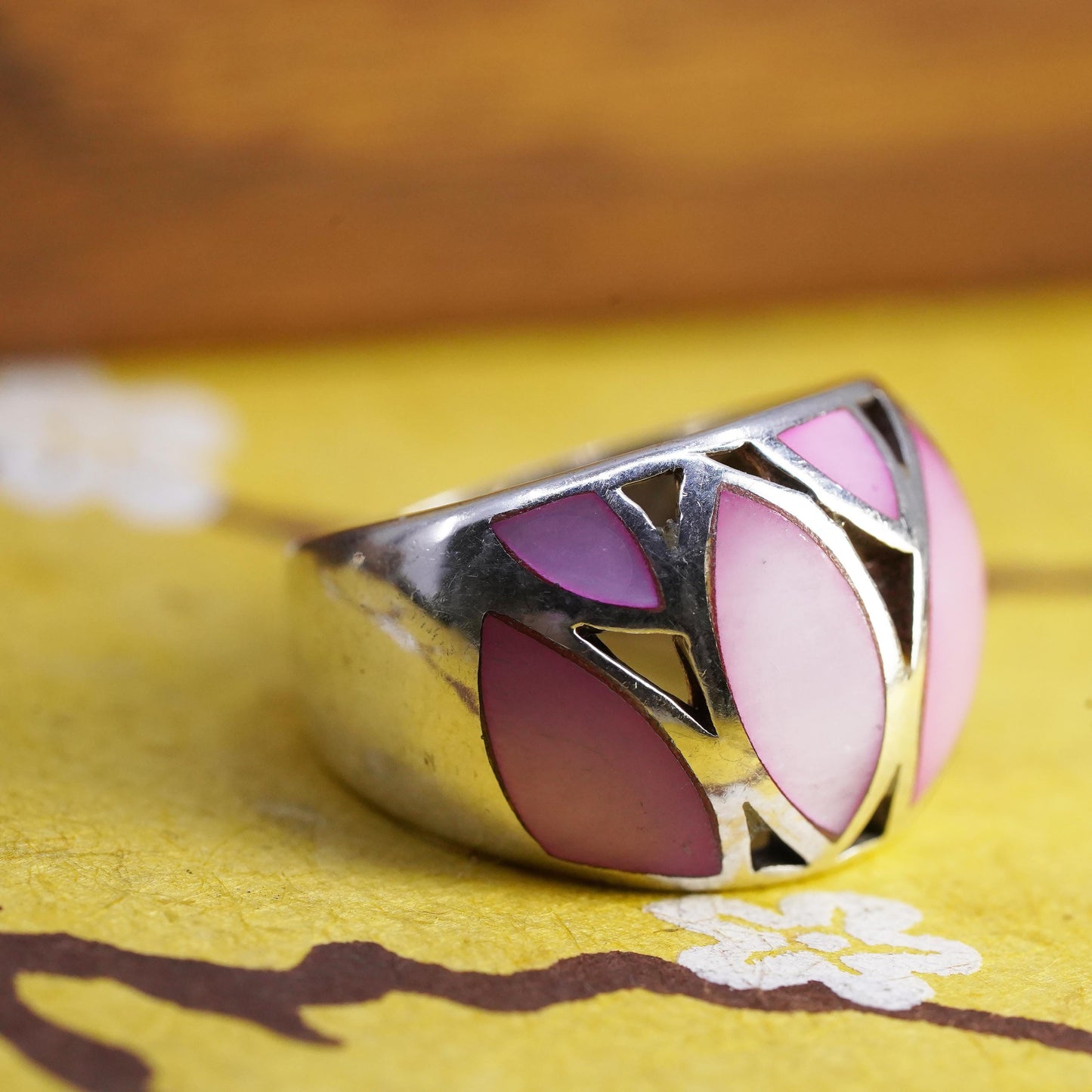 Size 7.25, vintage Sterling silver ring, 925 dome band pink mother of pearl