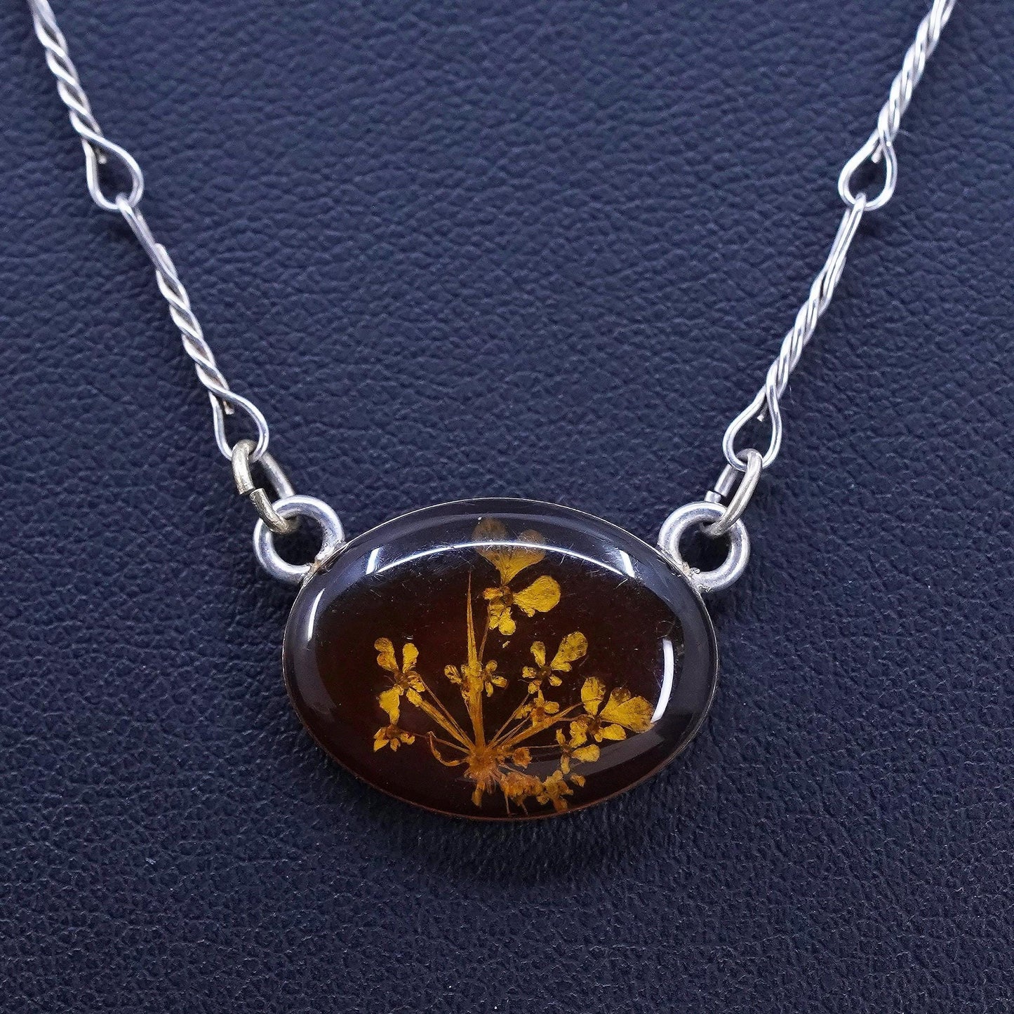 18”, VTG Sterling silver necklace, 925 twisted bar chain resin flower pendant