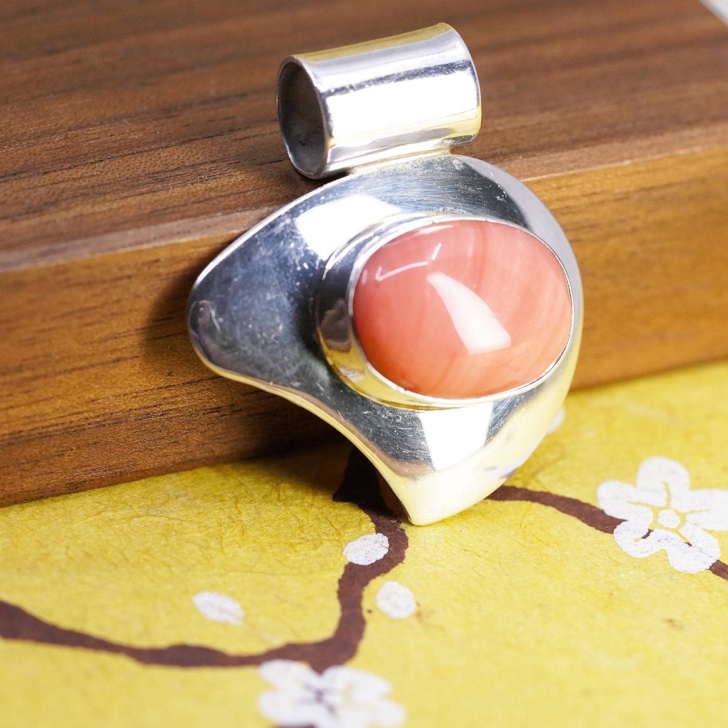 Vintage Sterling silver pendant, oval shaped 925 silver pendant with red agate