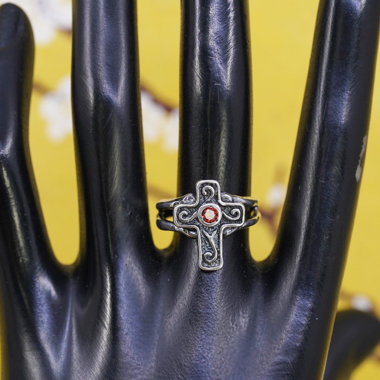 Size 7, vintage Israel Sterling silver handmade ring, 925 cross band w/ garnet