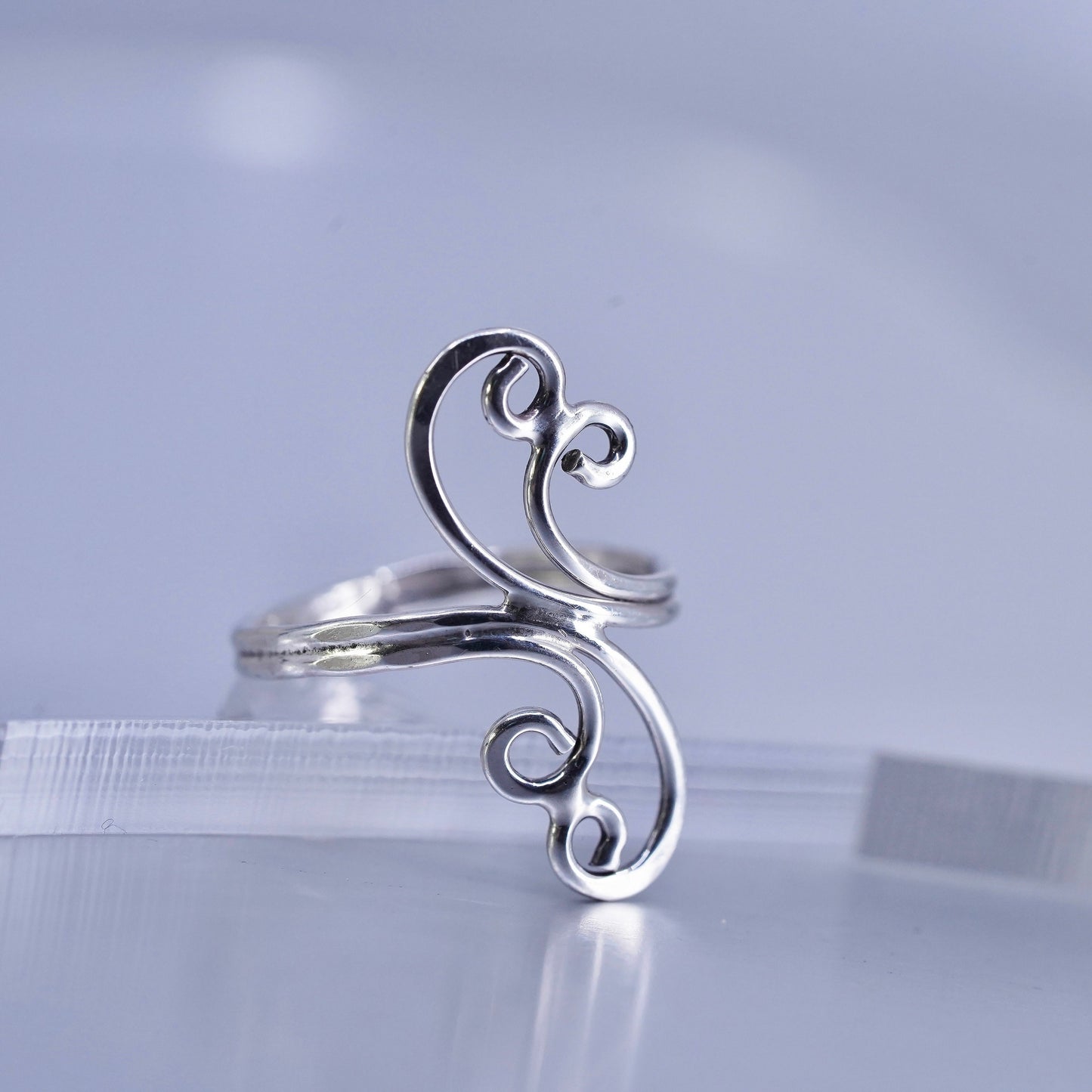 Size 4.5, vintage Sterling 925 silver handmade ring, swirly band