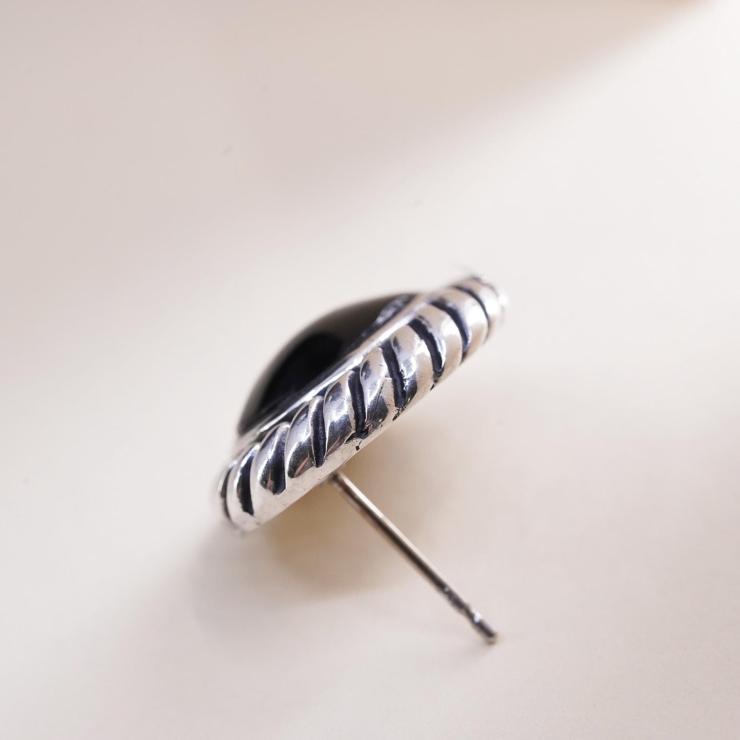 southwestern Mexican Sterling 925 silver handmade stud onyx, single earring