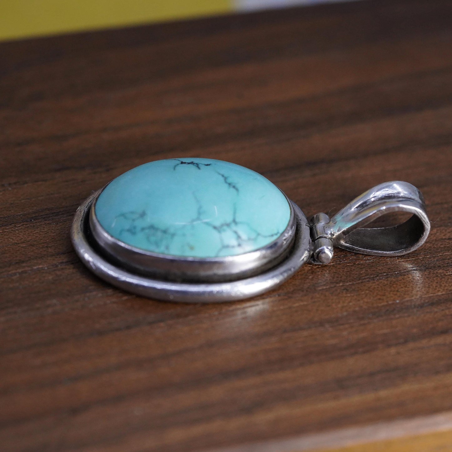 Vintage southwestern Sterling 925 silver handmade pendant with oval turquoise