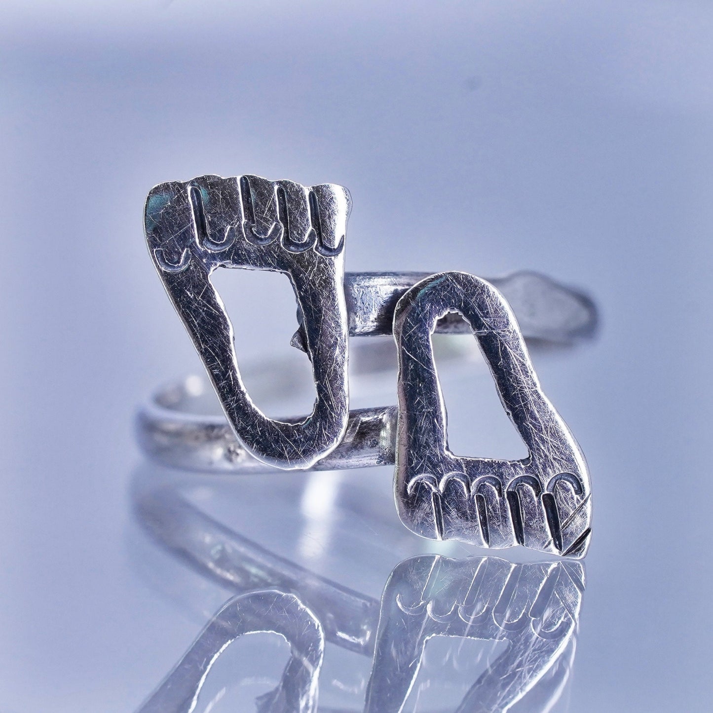 Size adjustable, vintage southwestern Sterling 925 silver ring, footprint band