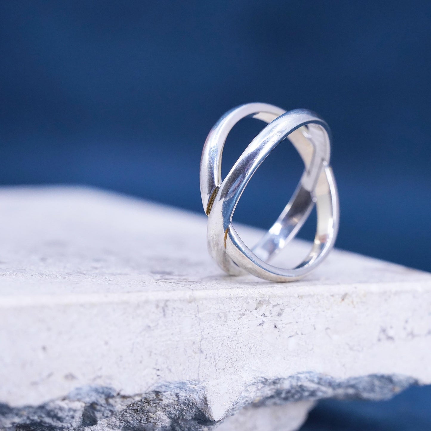 Size 8, vintage sterling silver handmade ring, 925 entwined band