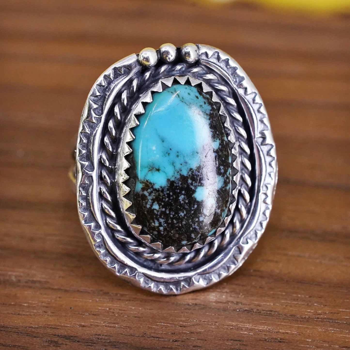 Size 6, vintage Native American Sterling 925 silver ring w/ teardrop turquoise