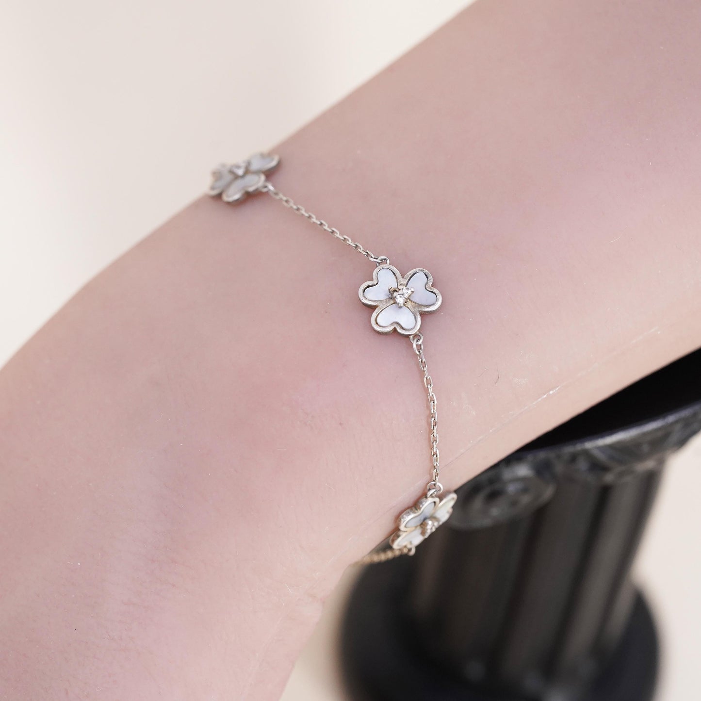 7.5”, sterling 925 silver tennis bracelet, mother of pearl lucky clover flower