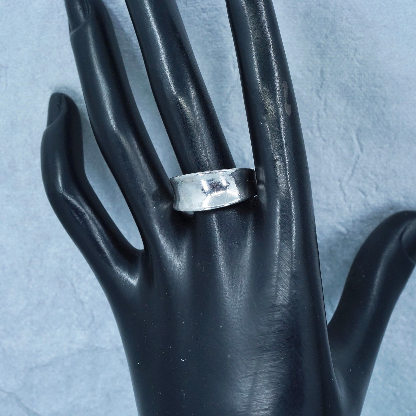 Size 8.5, vintage Sterling 925 silver handmade ring, modern ribbed band