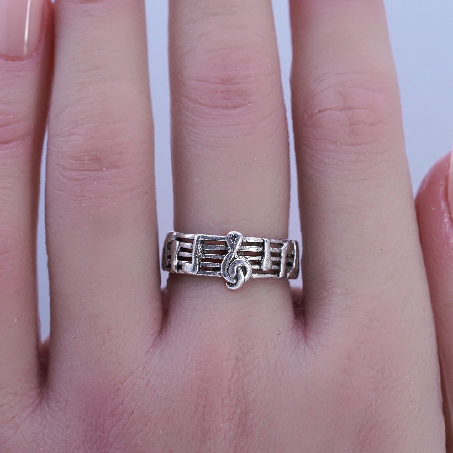 Size 6.5, vtg southwestern Sterling 925 silver handmade ring, music note band