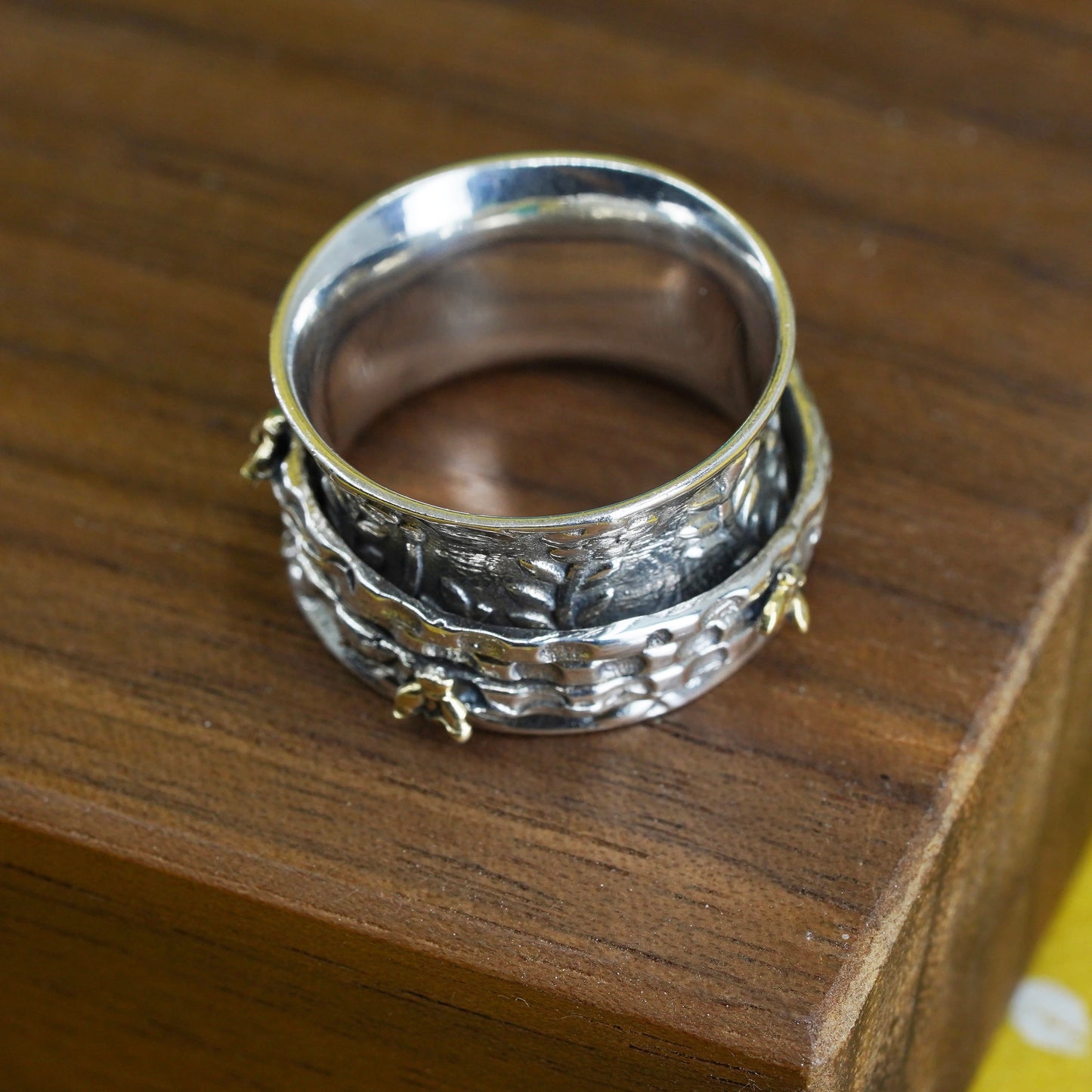 Size 5.75, vintage Sterling silver handmade textured ring, 925 spinner band