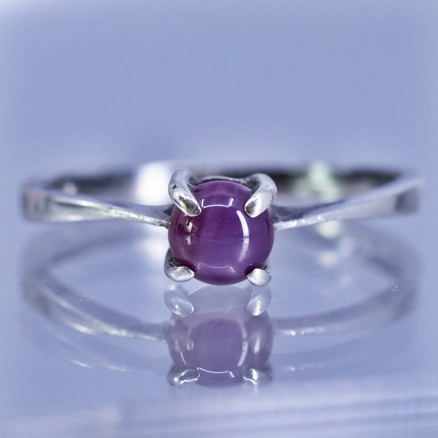 Size 7, vintage Sterling 925 silver handmade stackable ring with star ruby