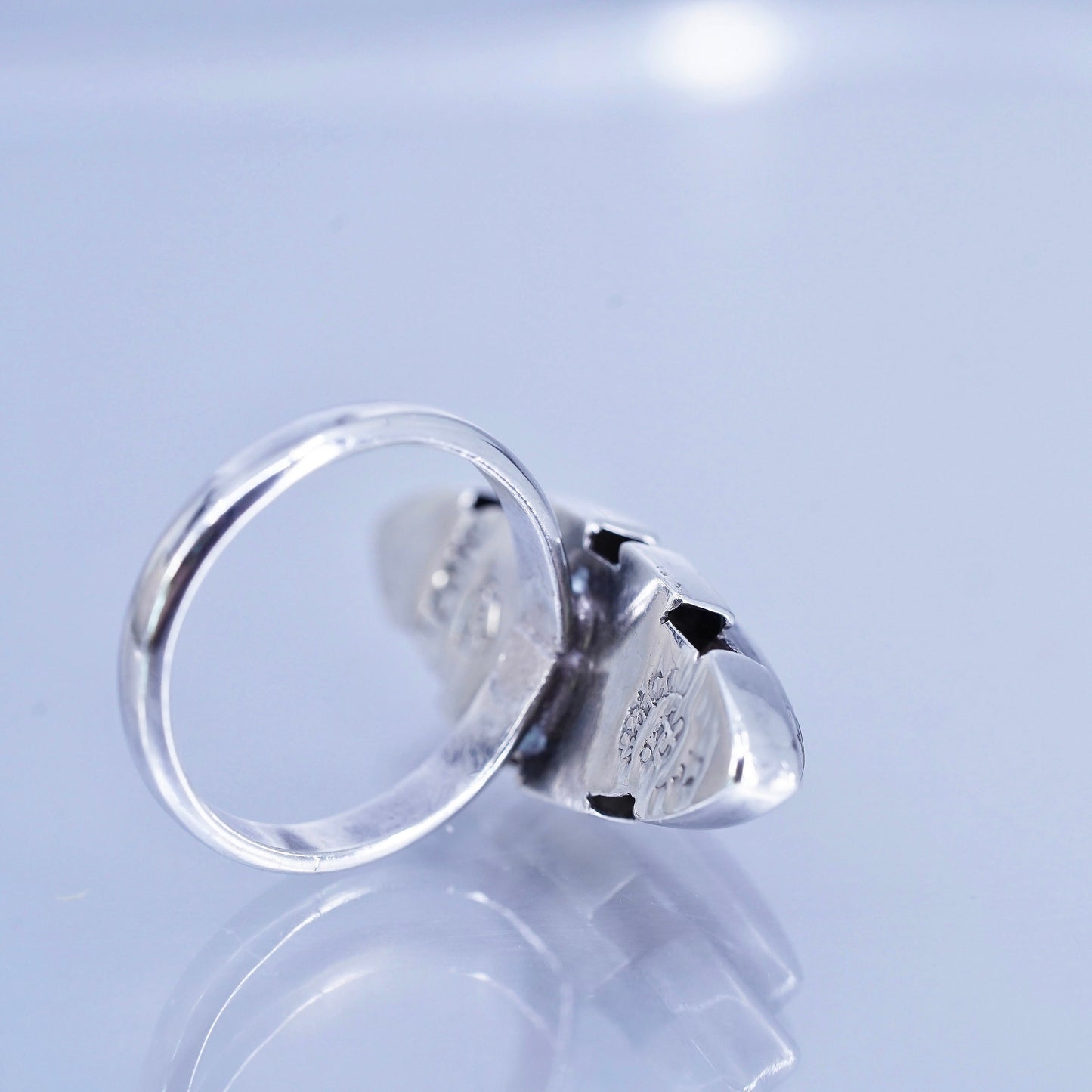 Size 8, vintage taxco Come Sterling 925 silver handmade ring with sodalite