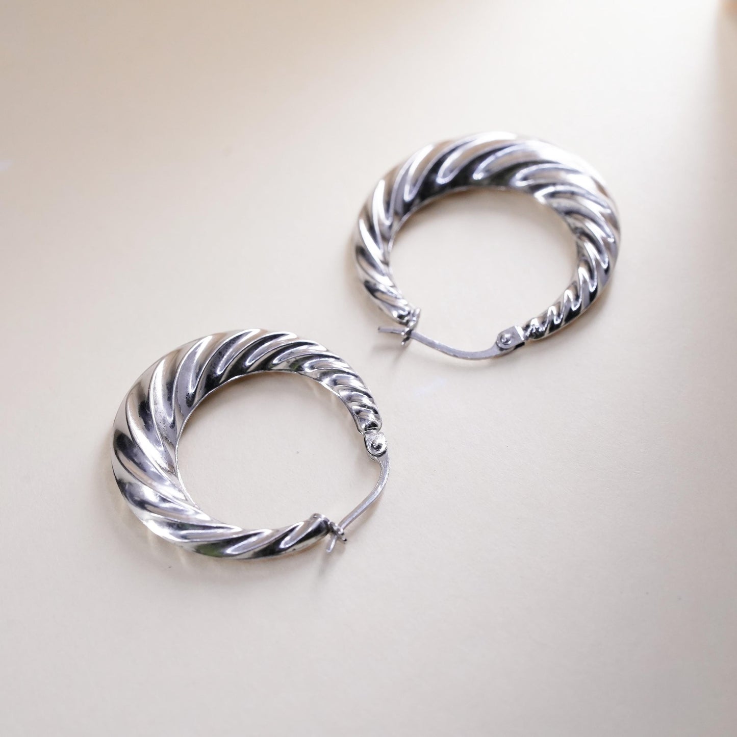 0.75”, Vintage sterling 925 silver loop earrings, primitive ribbed hoops