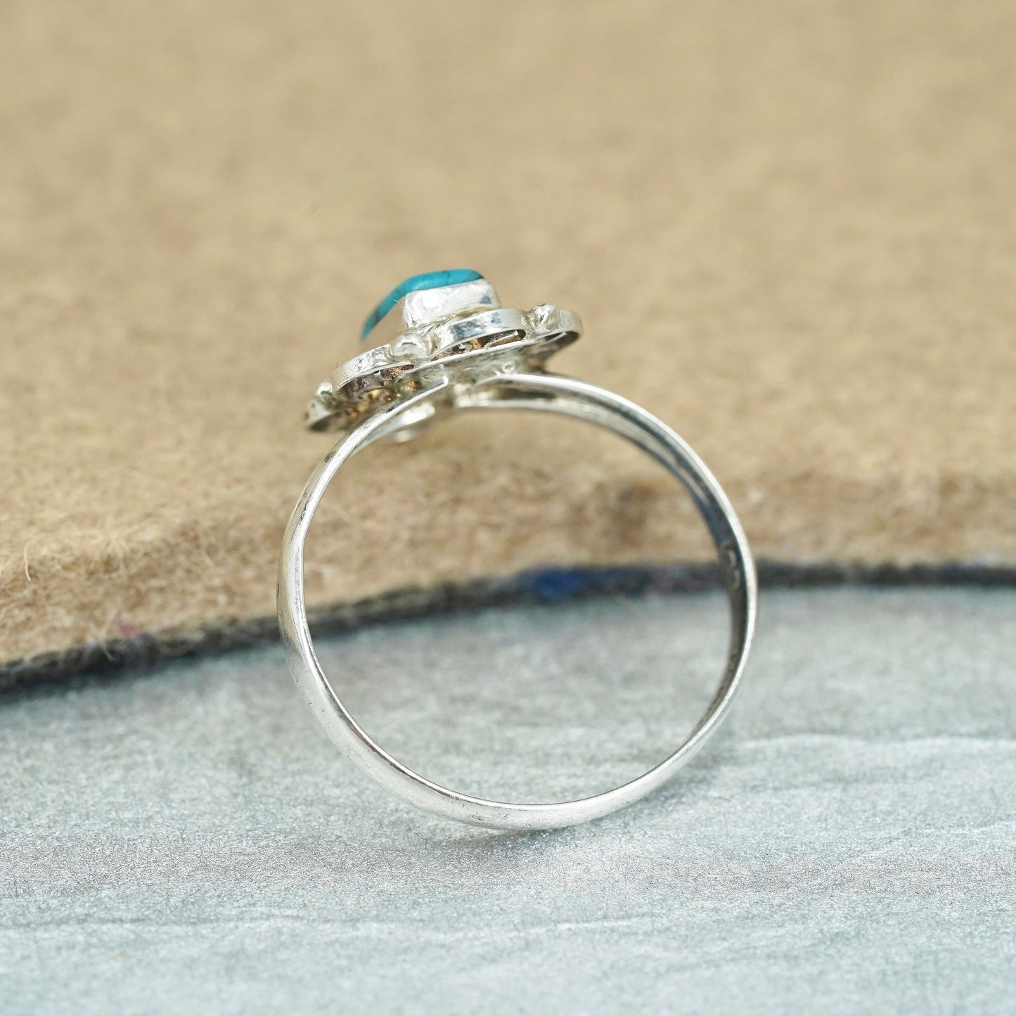 Size 7, Native American navajo Sterling 925 silver handmade ring with turquoise