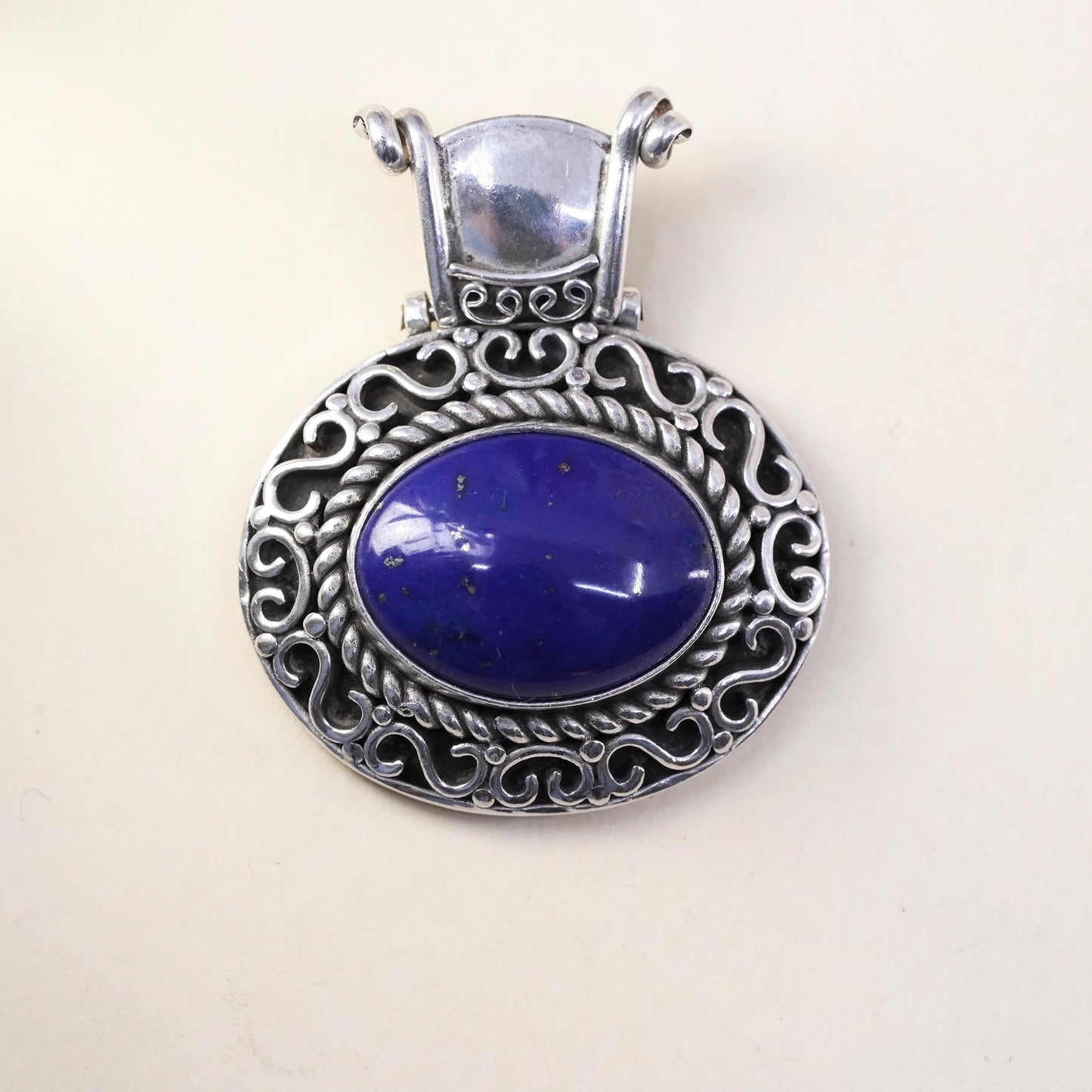 Vintage Sterling silver 925 handmade pendant, with oval lapis lazuli and wired