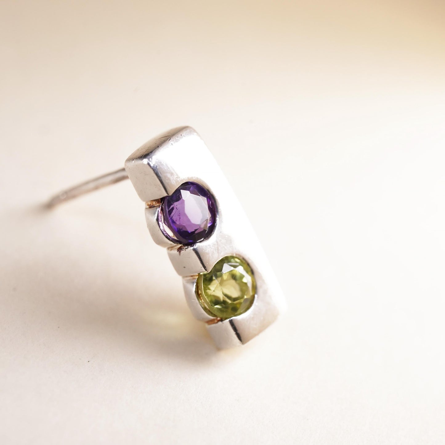 Vintage Sterling 925 silver handmade stud with peridot amethyst, single earring