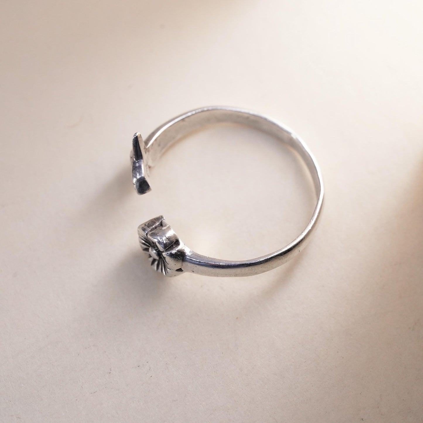Size adjustable, vintage Sterling silver handmade ring, 925 band with flower