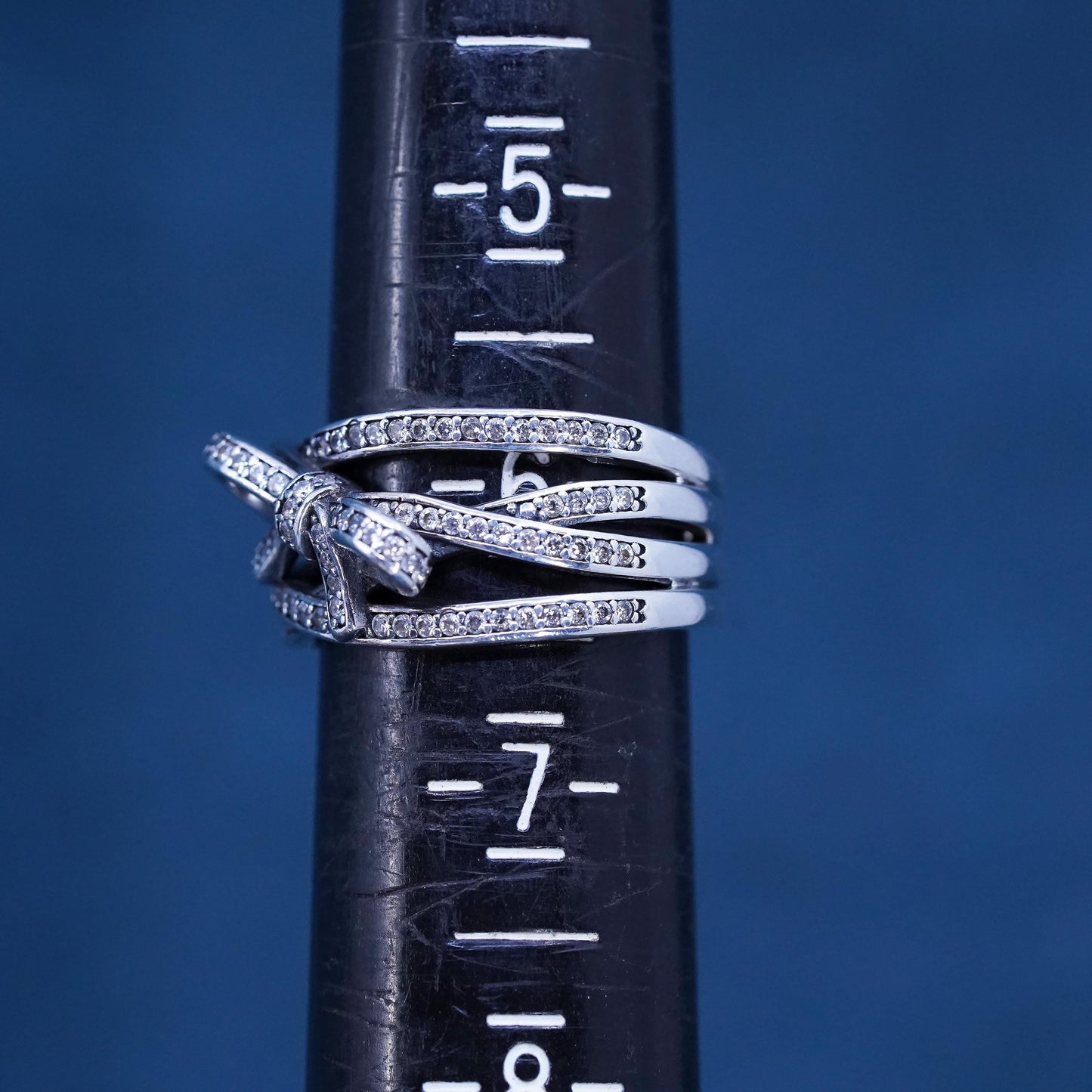 Size 6, vintage ALE sterling 925 silver entwined ring with ribbon cluster cz
