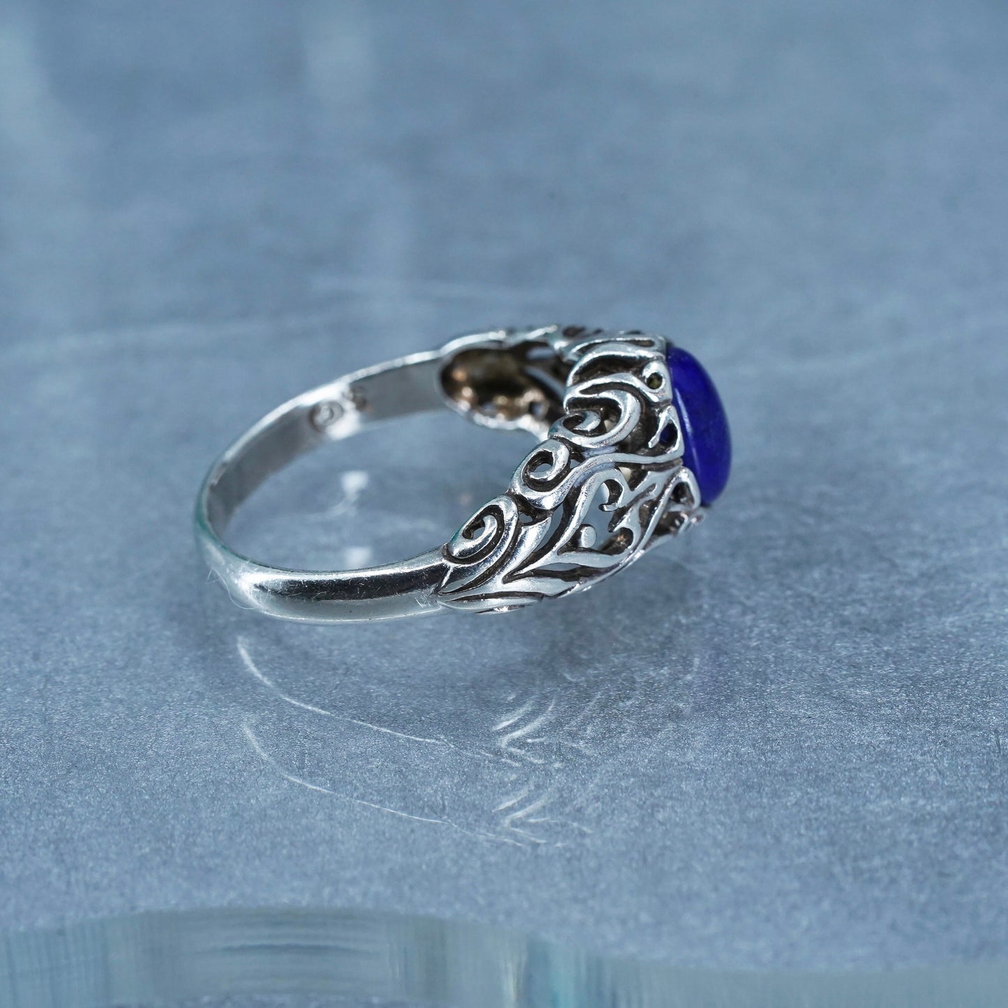 Size 7, southwestern Sterling 925 silver handmade band ring oval lapis lazuli
