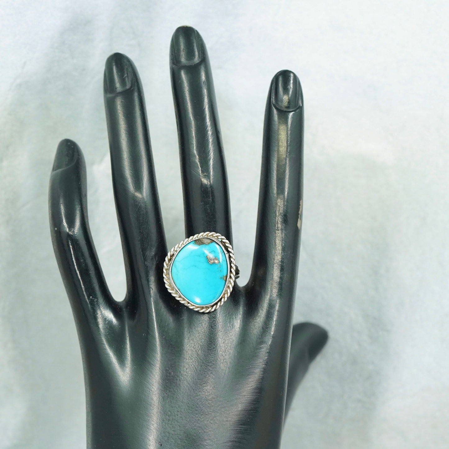 Size 9, Native American navajo Sterling 925 silver handmade ring with turquoise