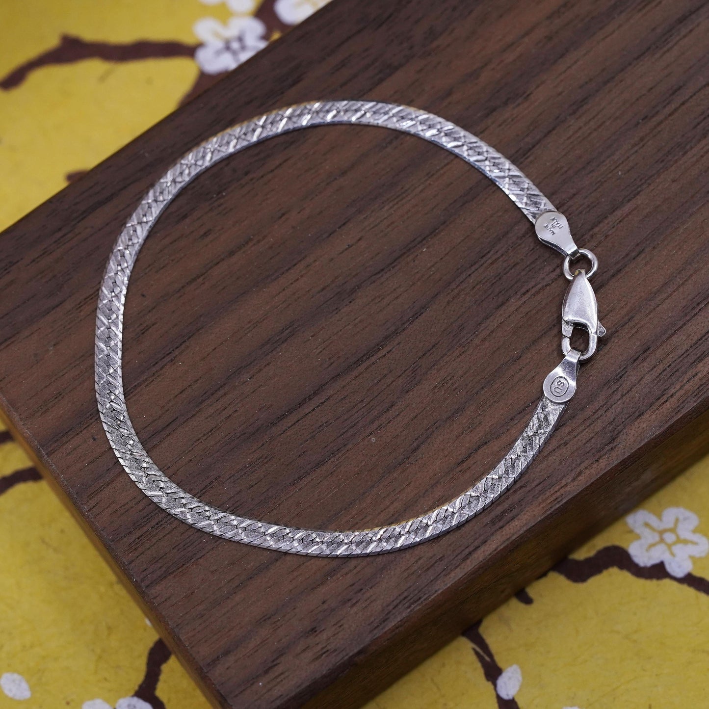 6.75", Vintage Sterling silver textured herringbone bracelet, Italy 925 chain