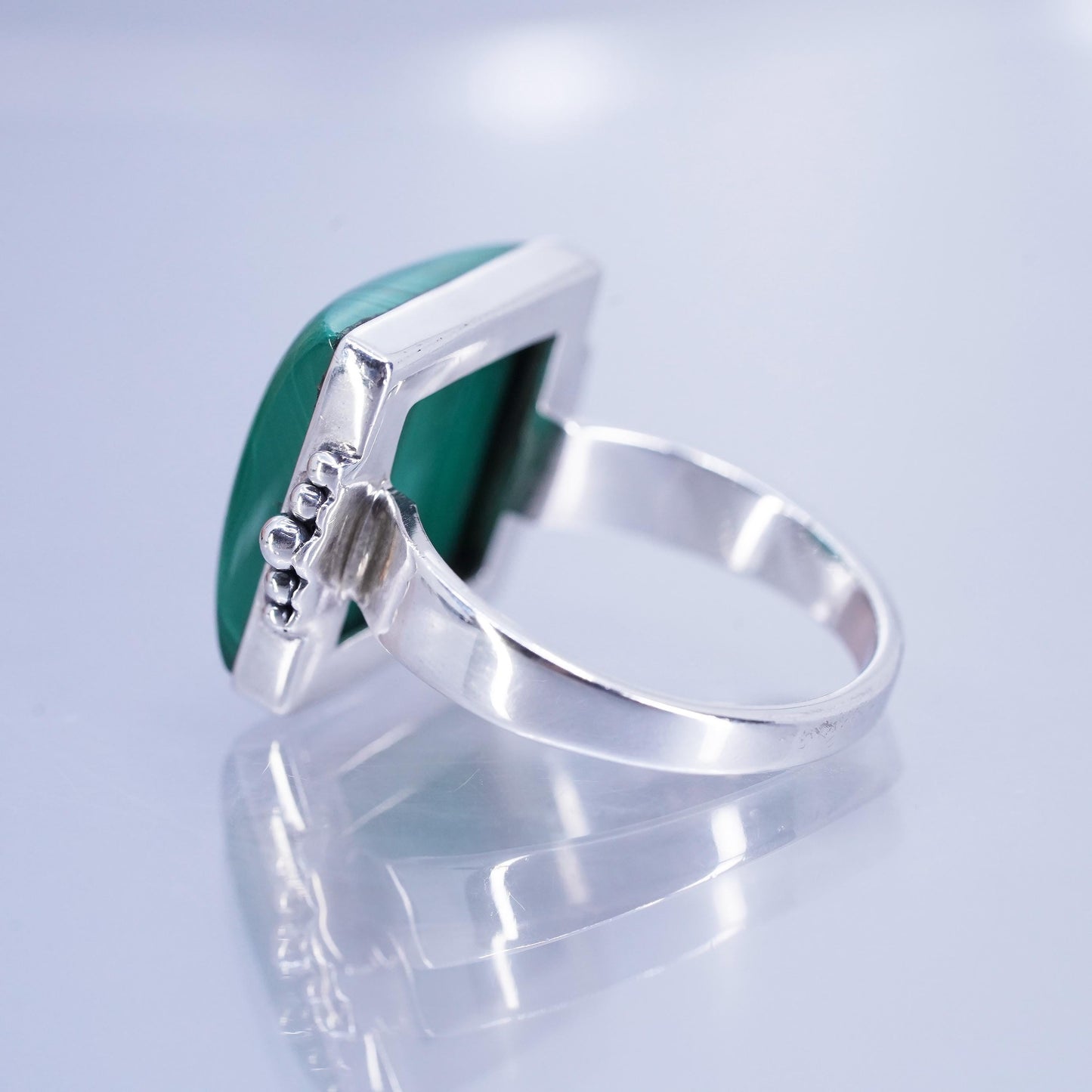 Size 8.5, Native American navajo Sterling 925 silver ring with square malachite