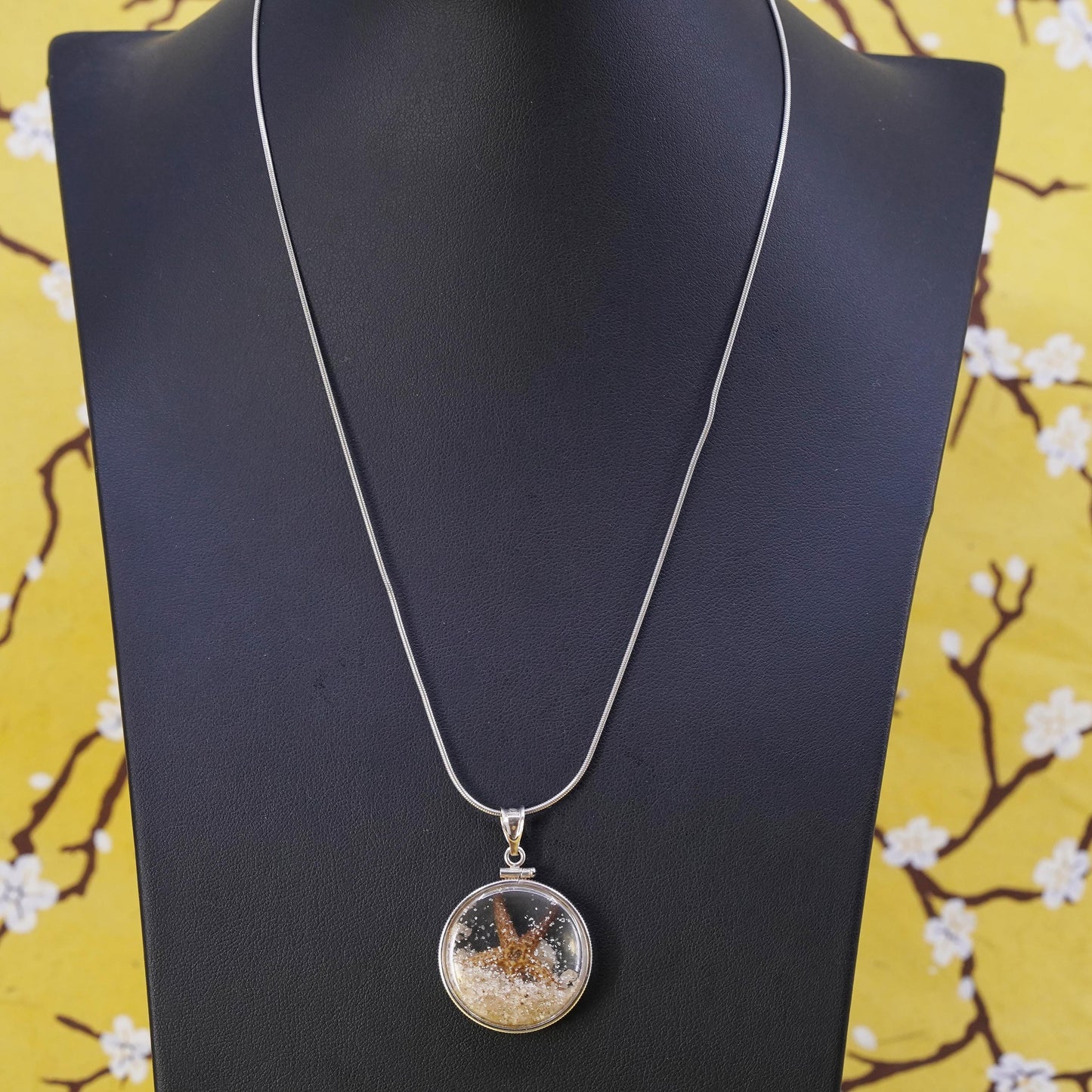 18", Sterling silver necklace, Italy 925 snake chain starfish shell pendant