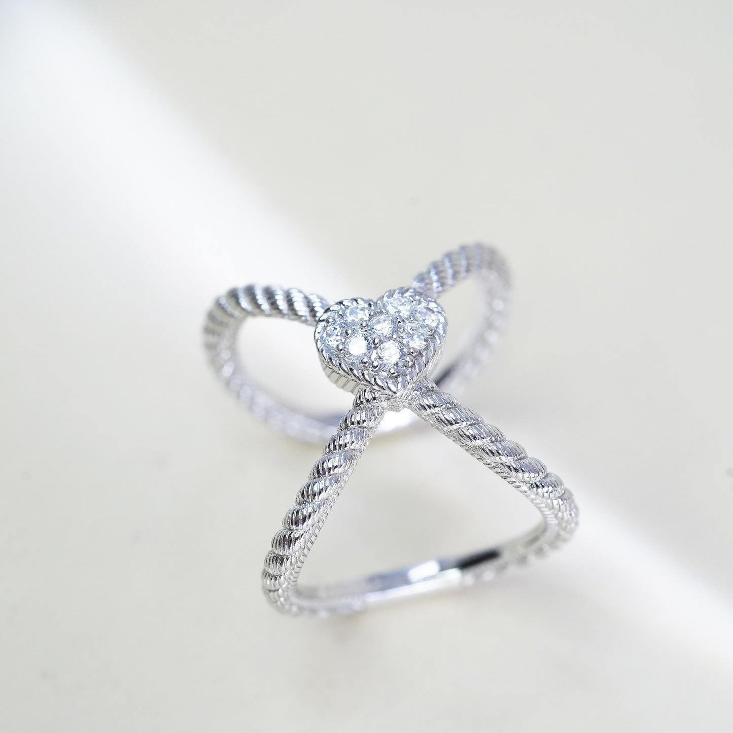 Size 6, VTG Judith Ripka sterling silver Crisscross cable ring, X ring cz heart