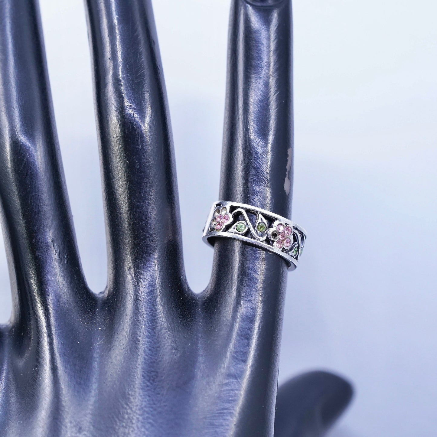 Size 5.5, vintage Sterling 925 silver flower band ring with cluster crystals