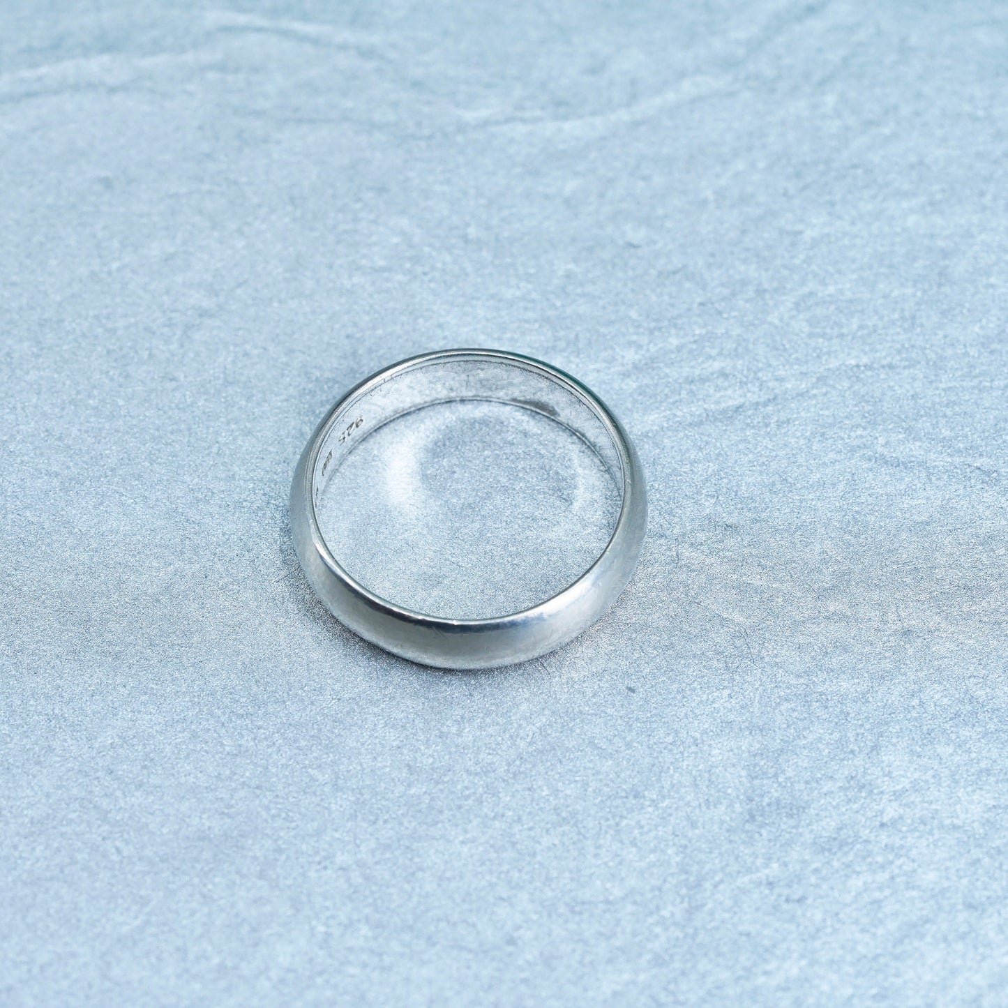 Size 9, vintage southwestern Sterling 925 silver wedding ring, band