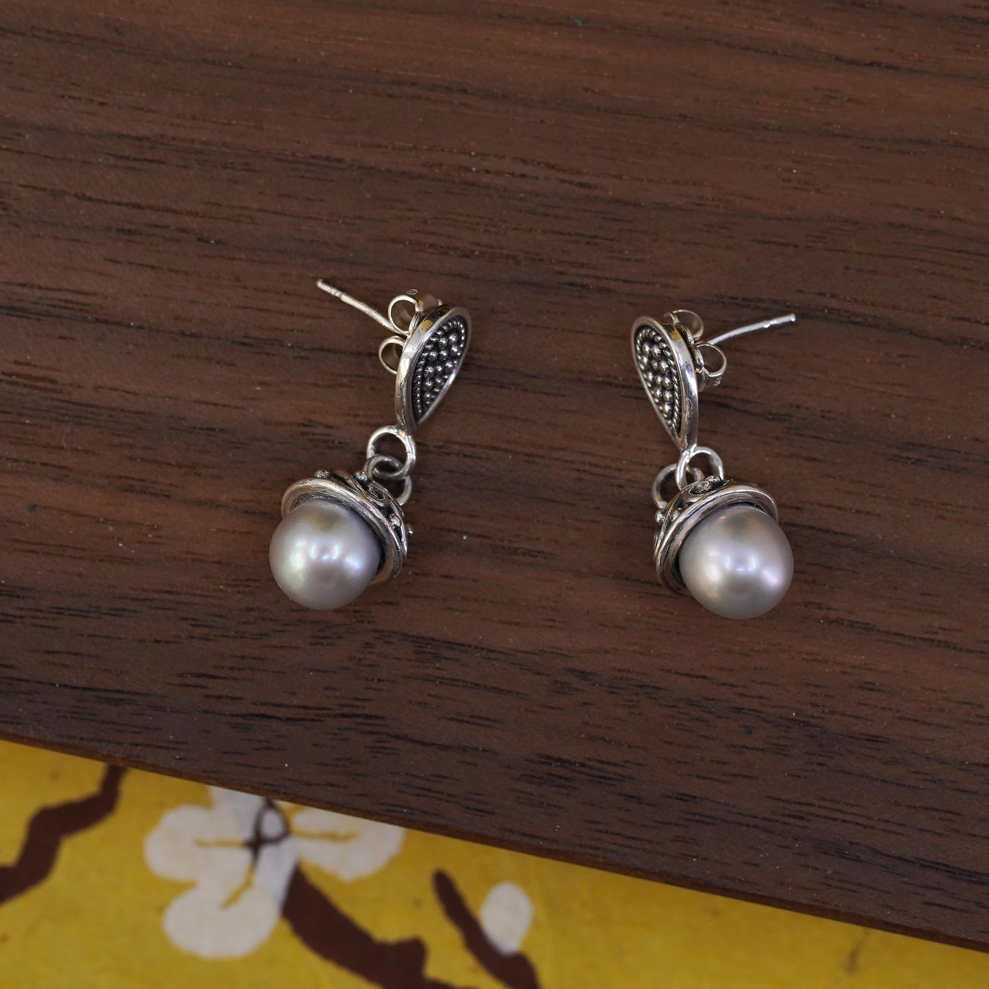 Vintage handmade sterling 925 silver Bali earrings with gray pearl